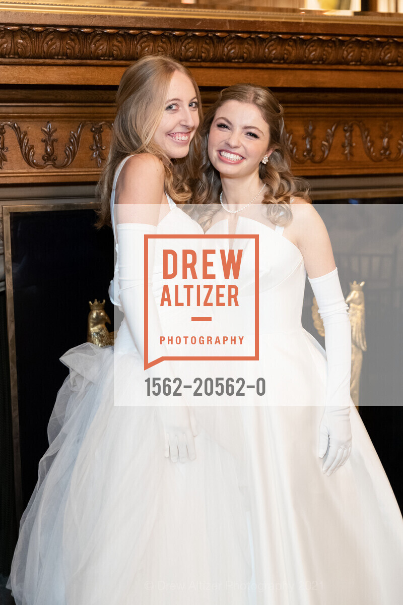Olivia Grace Callander, Olivia Liljendahl Rosenlund, San Francisco Debutante Ball 2021, St. Francis Hotel, December 19th, 2021, Photo #1562-20562-0 Olivia Grace Callander, Olivia Liljendahl Rosenlund, Photo #1562-20562-0