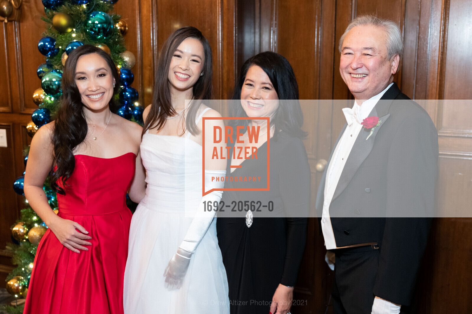 Isabelle Pinard, Audrey Camille Lee Pinard, Jocelyn Pinard, Donald William Pinard, San Francisco Debutante Ball 2021, St. Francis Hotel, December 19th, 2021, Photo #1692-20562-0 Isabelle Pinard, Audrey Camille Lee Pinard, Jocelyn Pinard, Donald William Pinard, Photo #1692-20562-0
