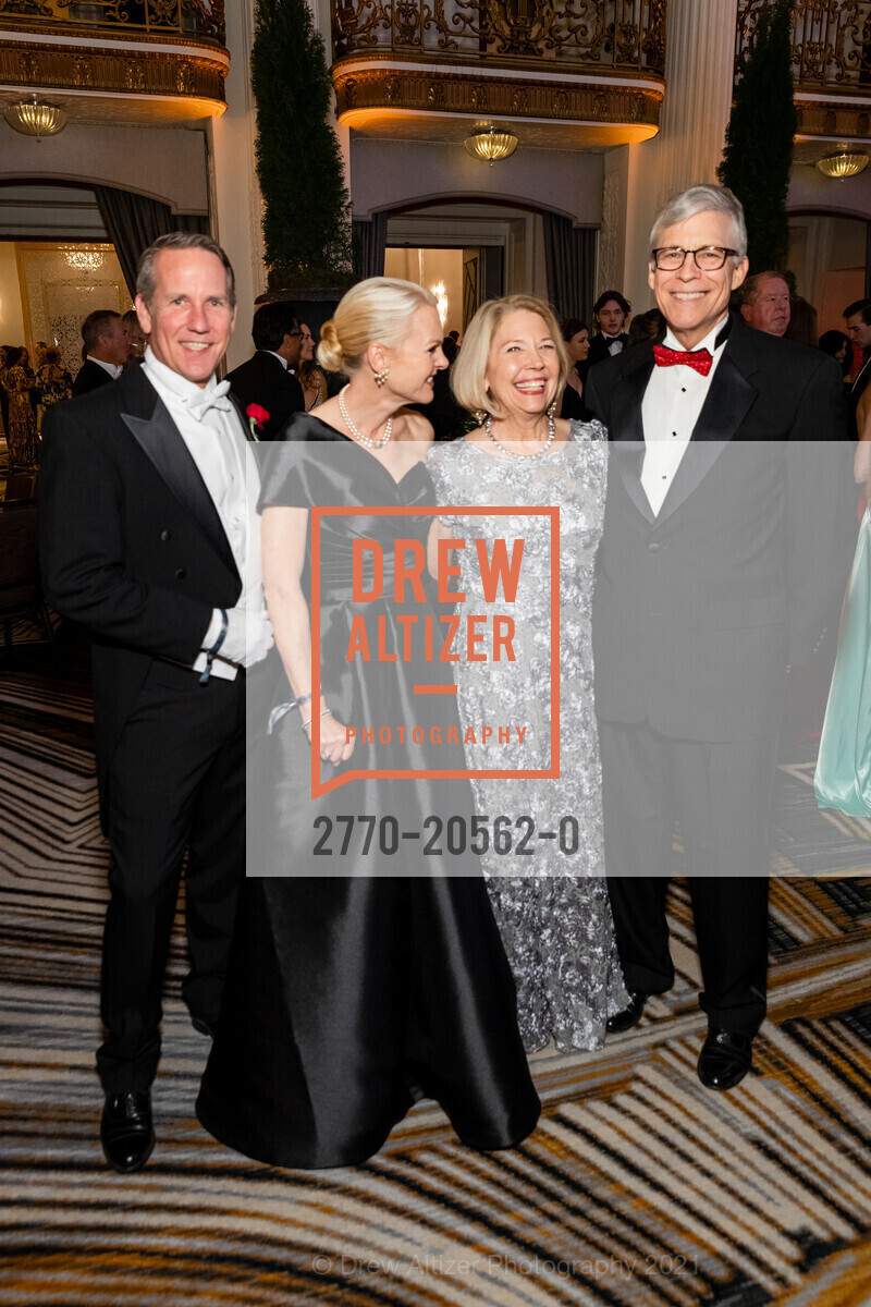 James Neil Froeb, Linle Froeb, Leslie Turner, Scott Turner, San Francisco Debutante Ball 2021, St. Francis Hotel, December 19th, 2021, Photo #2770-20562-0 James Neil Froeb, Linle Froeb, Leslie Turner, Scott Turner, Photo #2770-20562-0