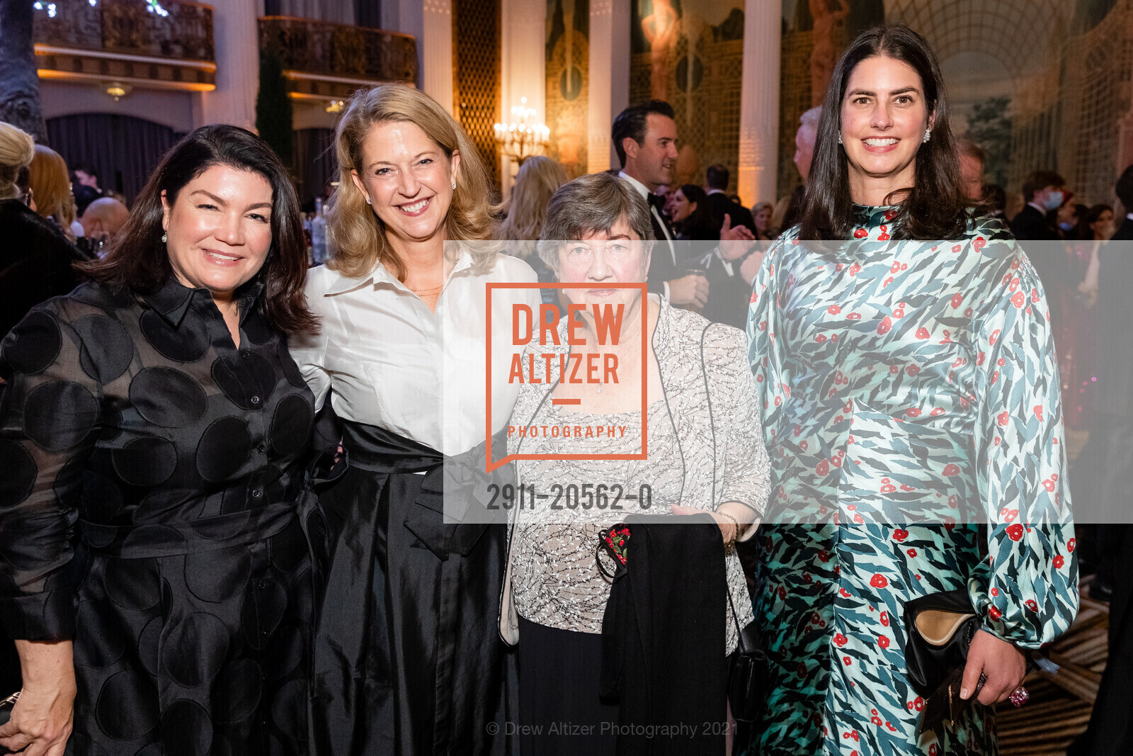 Patrice Wilbur, Julie Gruber, Judy Gronmus, Alex Caben, San Francisco Debutante Ball 2021, St. Francis Hotel, December 19th, 2021, Photo #2911-20562-0 Patrice Wilbur, Julie Gruber, Judy Gronmus, Alex Caben, Photo #2911-20562-0