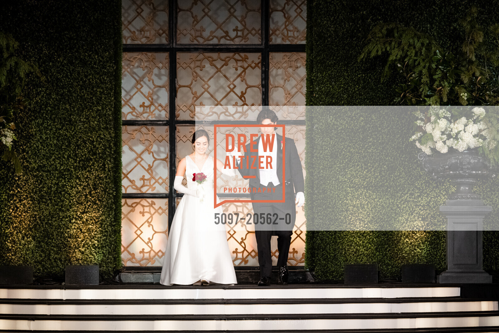 Adele Furth Bonomi, Justin Thomas Detweiler, San Francisco Debutante Ball 2021, St. Francis Hotel, Photo #5097-20562-0 Adele Furth Bonomi, Justin Thomas Detweiler, Photo #5097-20562-0