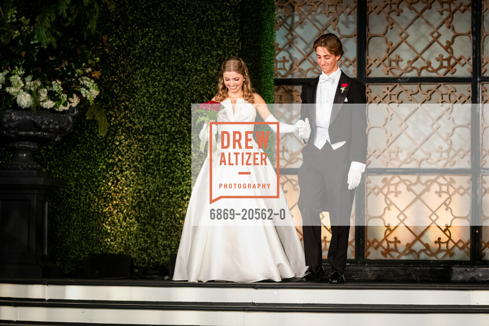 Olivia Grace Callander, Charles Thomas Weber, San Francisco Debutante Ball 2021, St. Francis Hotel, Photo #6869-20562-0 Olivia Grace Callander, Charles Thomas Weber, Photo #6869-20562-0
