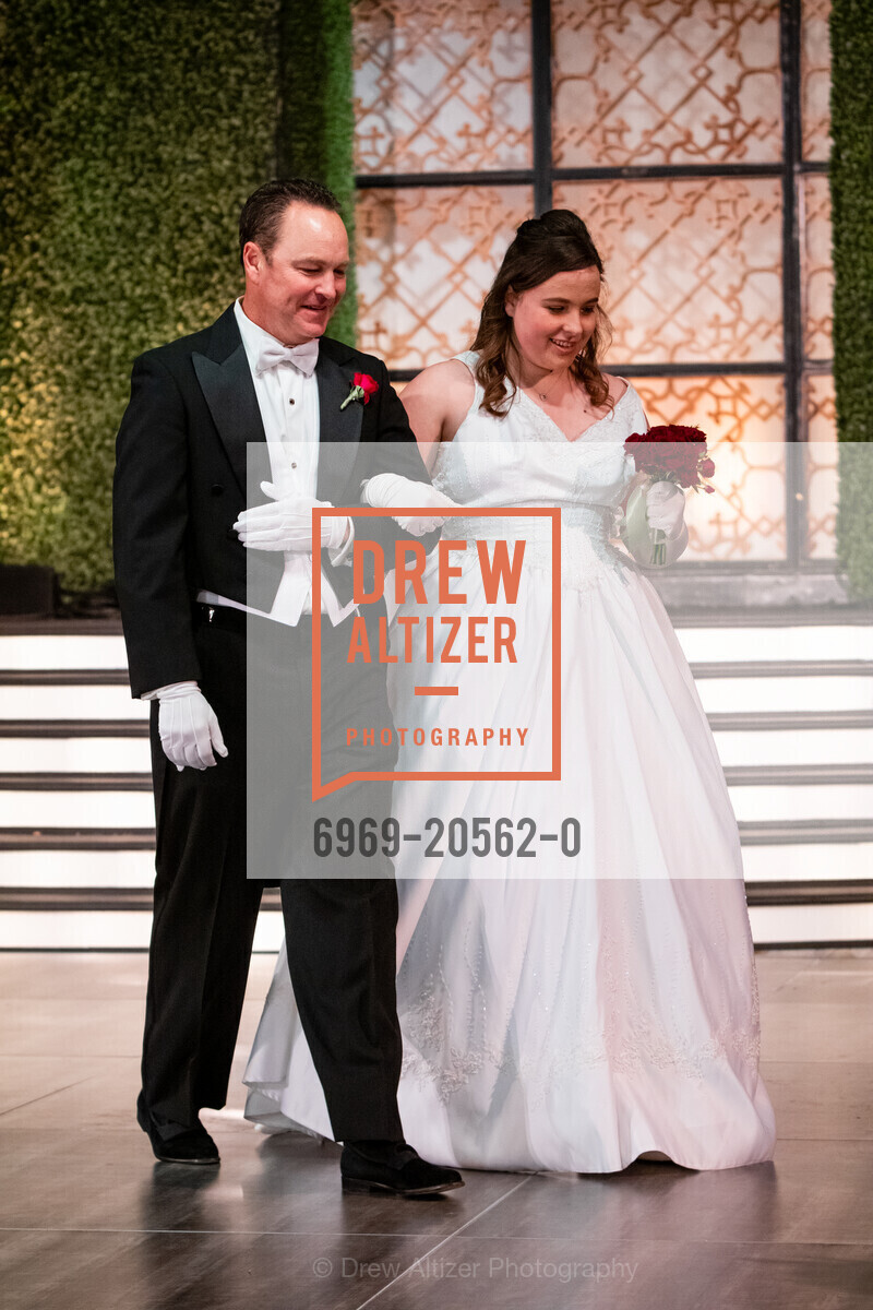 Richard Hamlin Peterson Jr., Avery Natasha Peterson, San Francisco Debutante Ball 2021, St. Francis Hotel, Photo #6969-20562-0 Richard Hamlin Peterson Jr., Avery Natasha Peterson, Photo #6969-20562-0