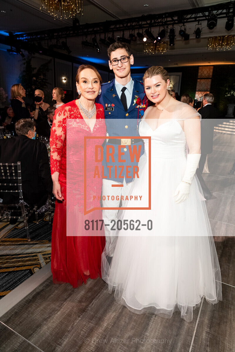 Elisa Stephens, Richard Stephens Conlon, Georgianna Pope Sullivan, San Francisco Debutante Ball 2021, St. Francis Hotel, Photo #8117-20562-0 Elisa Stephens, Richard Stephens Conlon, Georgianna Pope Sullivan, Photo #8117-20562-0