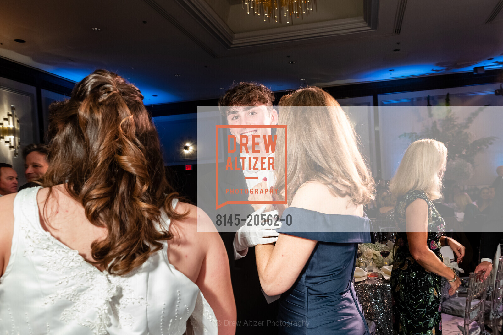 Maxwell Woodberry Trauner, Sarah Woodberry Trauna, San Francisco Debutante Ball 2021, St. Francis Hotel, Photo #8145-20562-0 Maxwell Woodberry Trauner, Sarah Woodberry Trauna, Photo #8145-20562-0