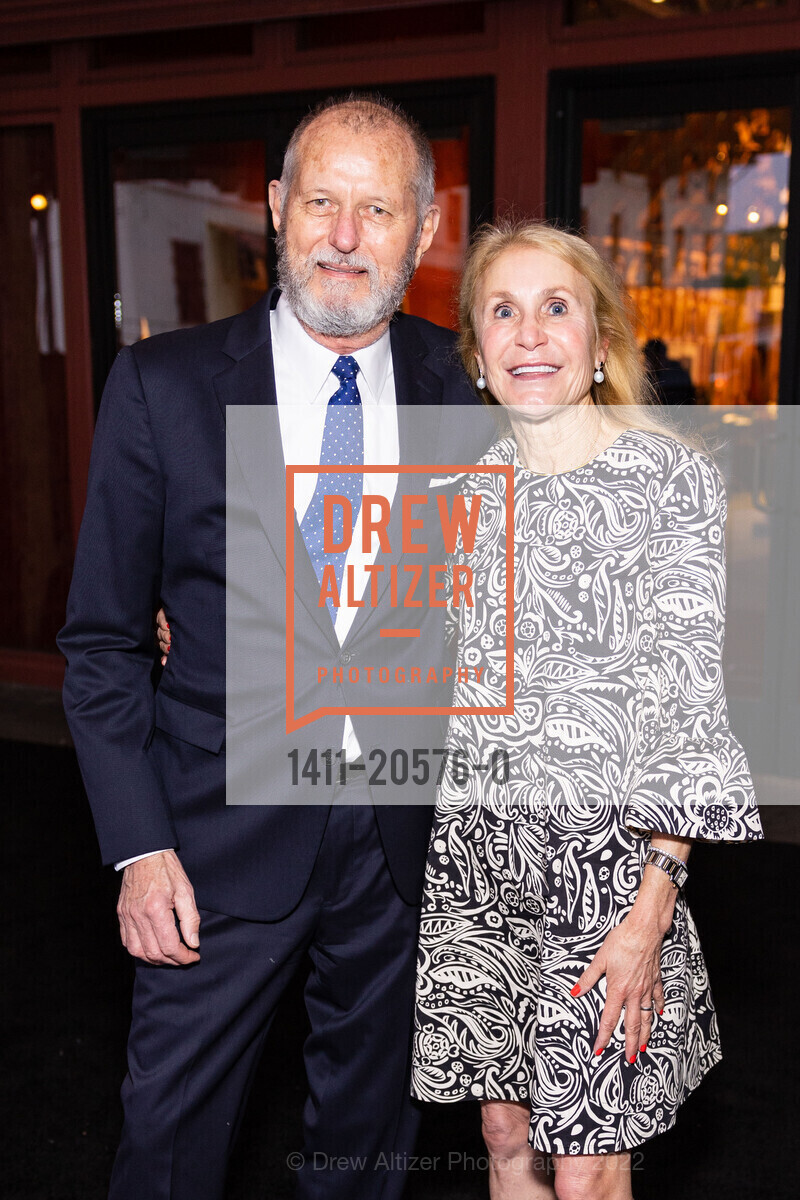 Ben Suter, Lizanne Suter, FOG Design + Art Preview Gala, Fort Mason Center Festival Pavilion. Marina Blvd, January 19th, 2022, Photo #1411-20576-0 Ben Suter, Lizanne Suter, Photo #1411-20576-0