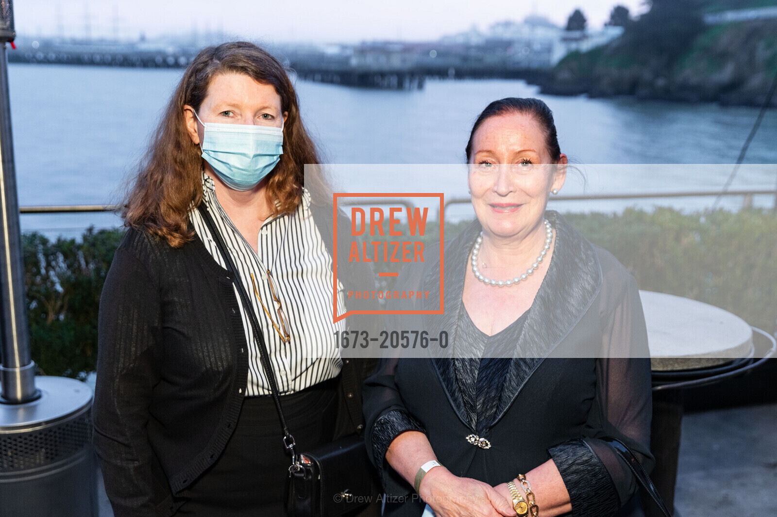 Dara Flynn, Clara McInerney, FOG Design + Art Preview Gala, Fort Mason Center Festival Pavilion. Marina Blvd, Photo #1673-20576-0 Dara Flynn, Clara McInerney, Photo #1673-20576-0