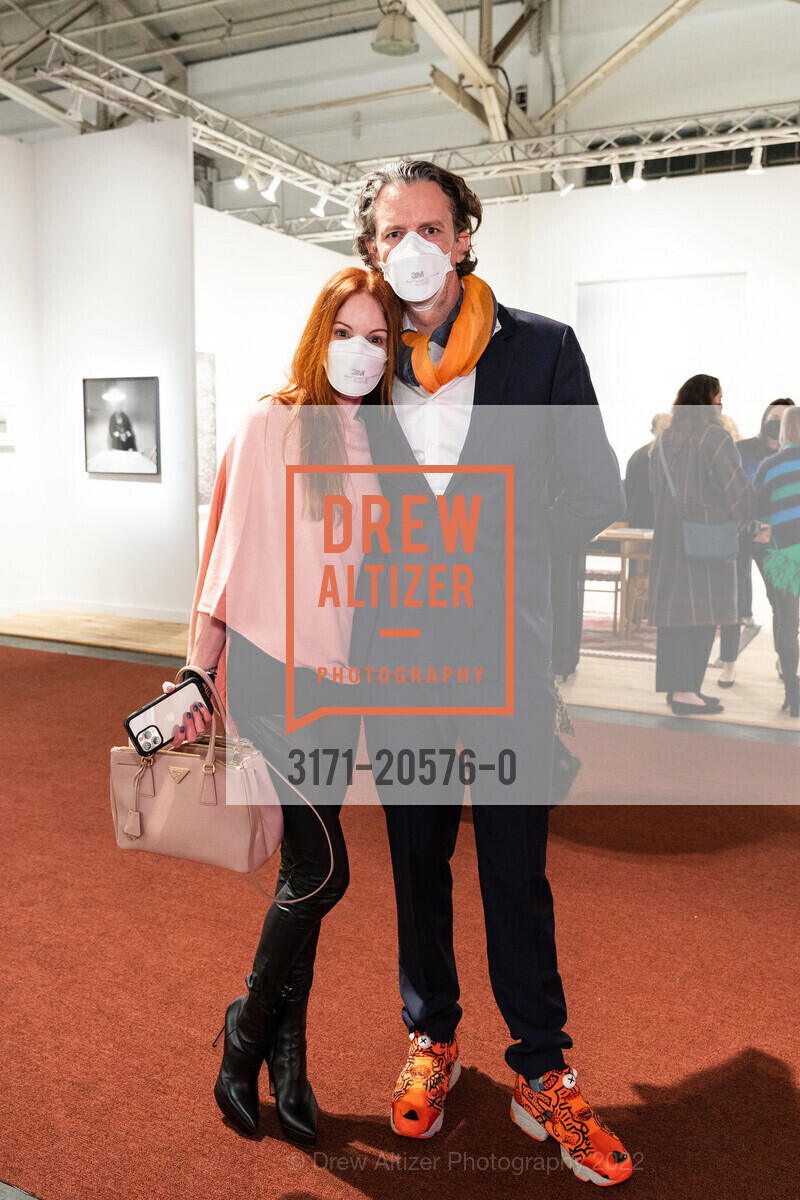 Karen Zeff, Sam Rawstorne, FOG Design + Art Preview Gala, Fort Mason Center Festival Pavilion. Marina Blvd, January 19th, 2022, Photo #3171-20576-0 Karen Zeff, Sam Rawstorne, Photo #3171-20576-0