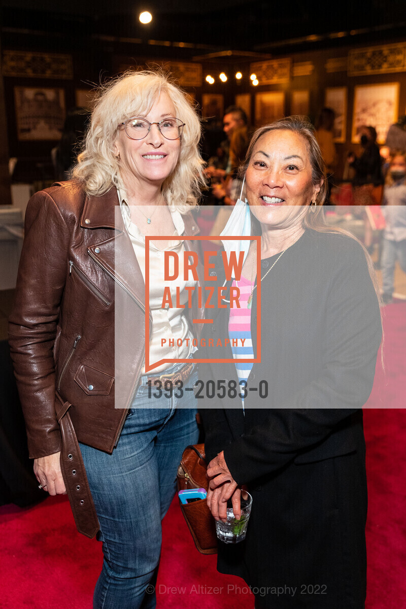 Gina Lyons, Cindy Jung, Imagine Picasso Press Preview, Skylight at The Armory. 1800 Mission St, February 8th, 2022, Photo #1393-20583-0 Gina Lyons, Cindy Jung, Photo #1393-20583-0