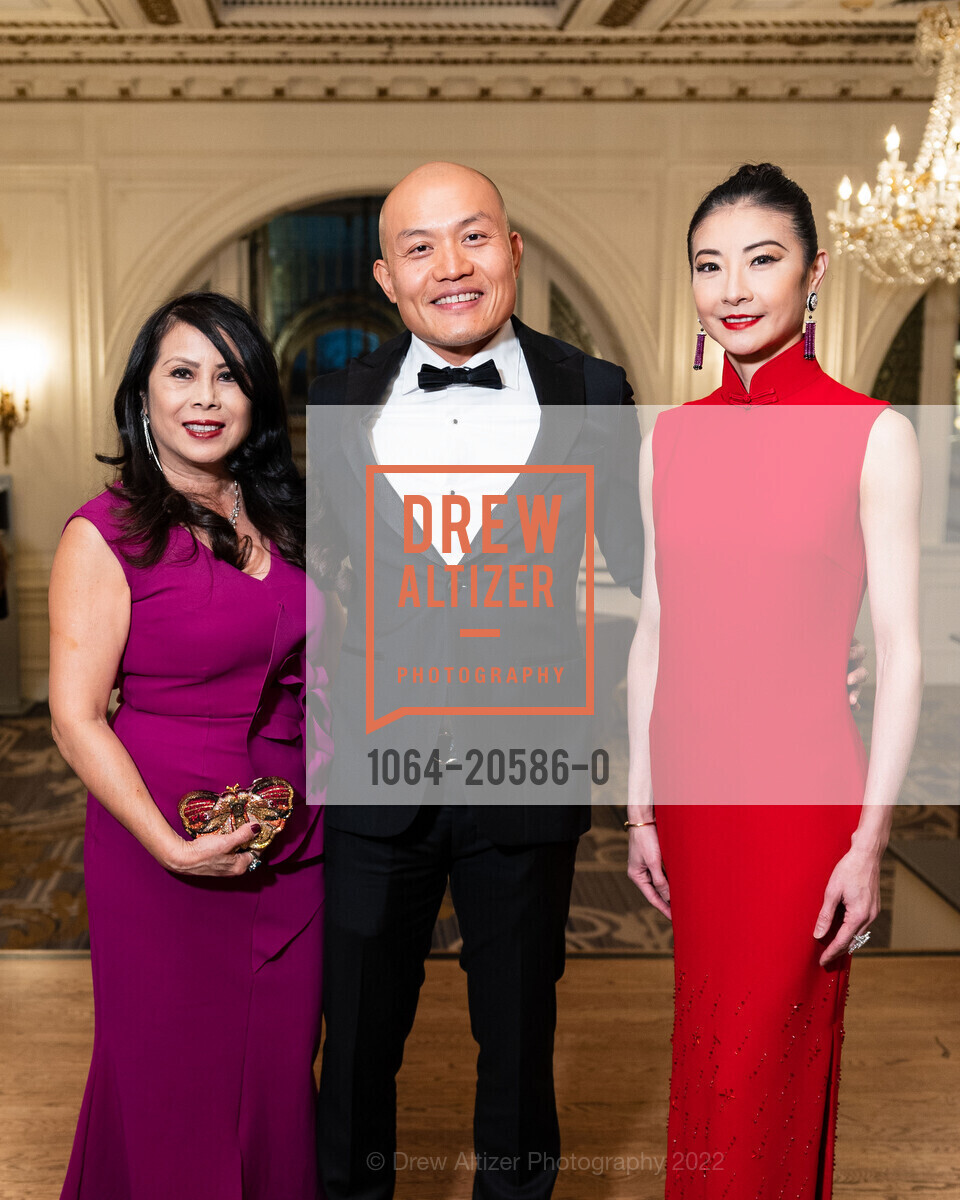 Sharon Seto, Zhengyu Huang, Yuan Yuan Tan, SF Ballet Hosts Yuan Yuan Tan’s 25th Anniversary Dinner, Palace Hotel. 2 Montgomery St, February 13th, 2022, Photo #1064-20586-0 Sharon Seto, Zhengyu Huang, Yuan Yuan Tan, Photo #1064-20586-0
