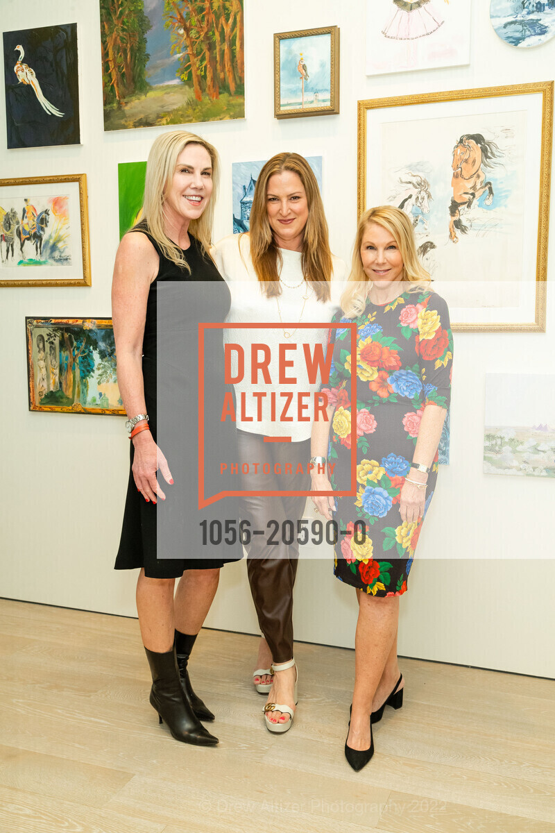 Tracy Carney Skytt, Jessica Grimes, Terri Tiffany, Gallery 181 hosts Sprüeth Magers Opening, Gallery 181. 181 Fremont St, February 25th, 2022, Photo #1056-20590-0 Tracy Carney Skytt, Jessica Grimes, Terri Tiffany, Photo #1056-20590-0