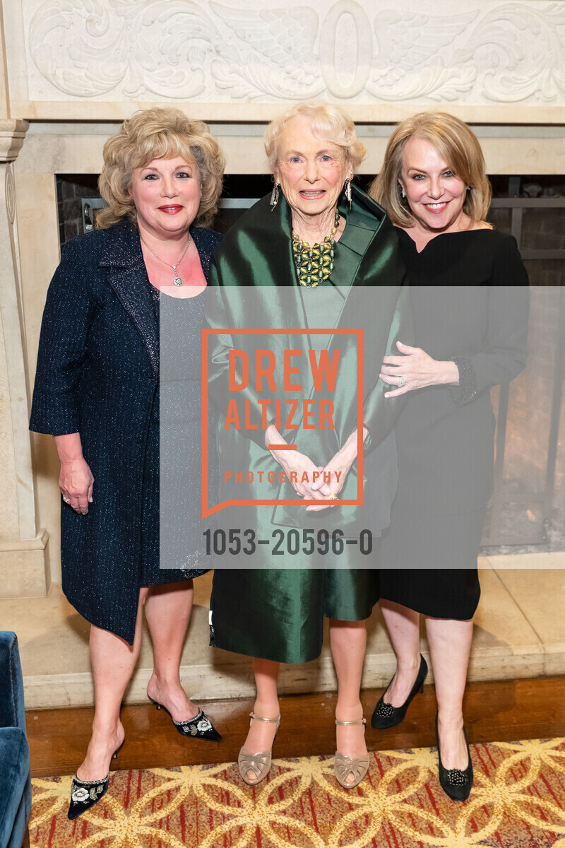 Sharon McCarthy Allen, Jackie McCarthy, Conna McCarthy, USF's Leo T. McCarthy Award for Public Service & Center's 20th Anniversary Celebration, Olympic Club lakeside Clubhouse. 599 CA-35, March 3rd, 2022, Photo #1053-20596-0 Sharon McCarthy Allen, Jackie McCarthy, Conna McCarthy, Photo #1053-20596-0