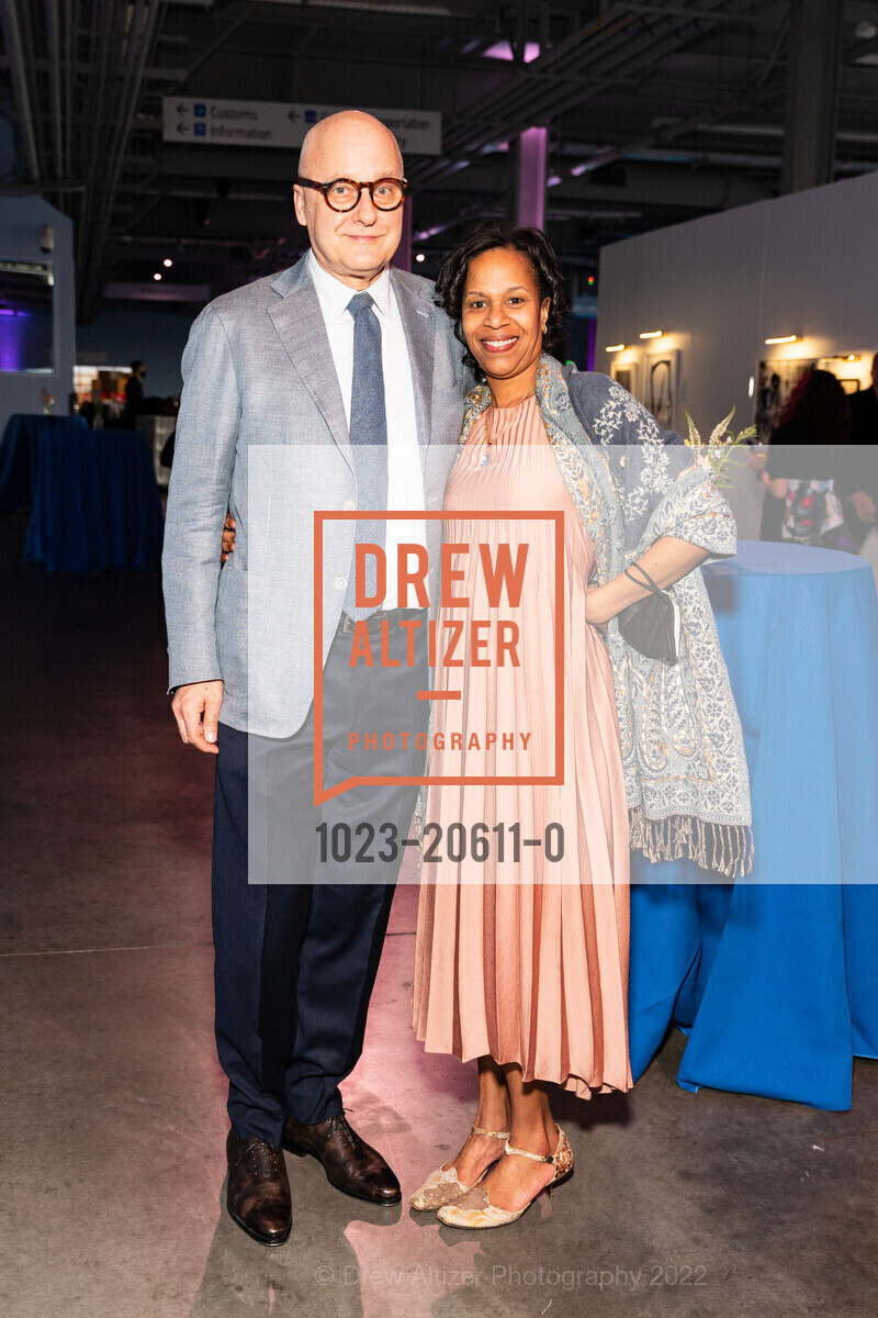 Thomas Malone, Katrina Malone, Spectrum Gala and Art Auction, Pier 27. Embarcadero, March 10th, 2022, Photo #1023-20611-0 Thomas Malone, Katrina Malone, Photo #1023-20611-0