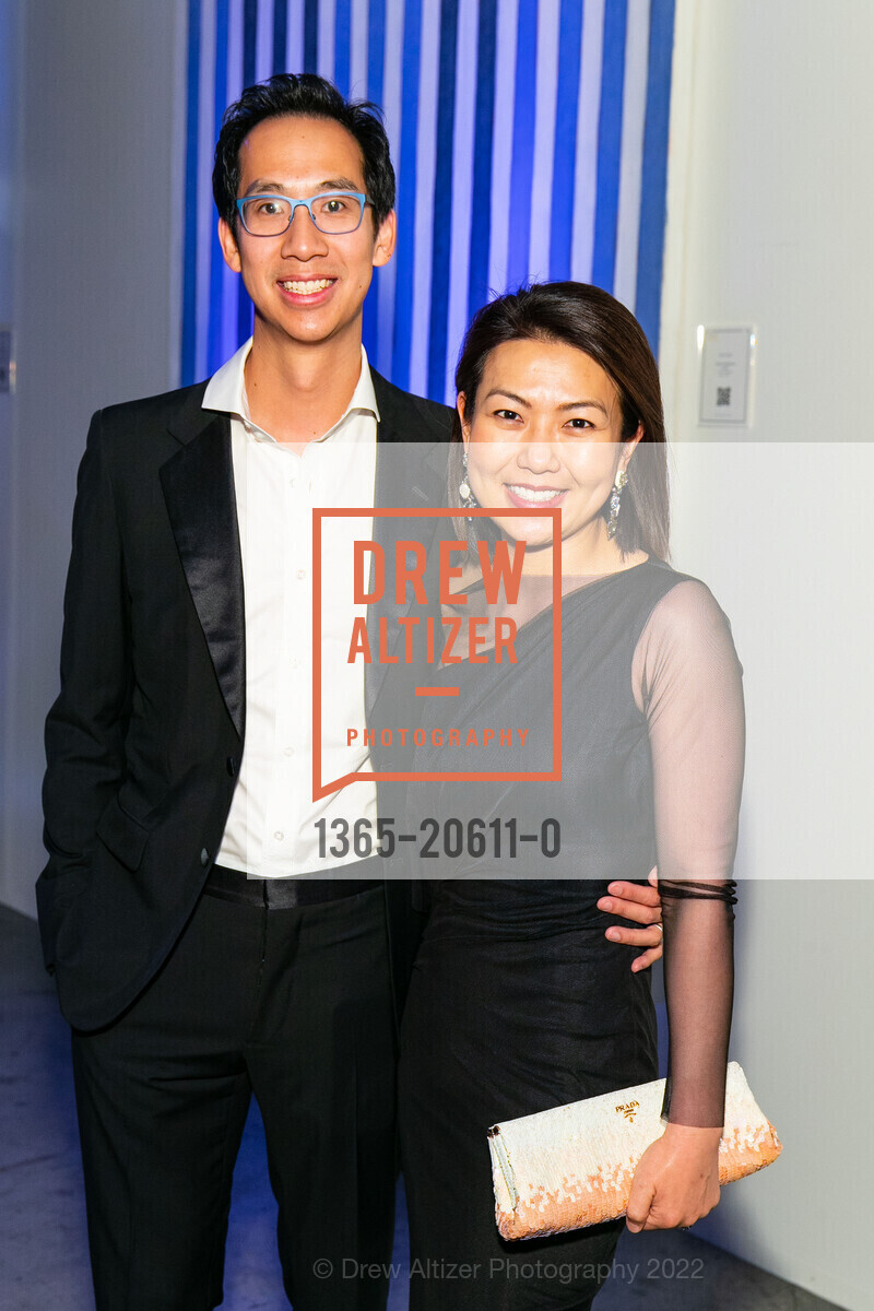 Chris Yip, Jenny Yip, Spectrum Gala and Art Auction, Pier 27. Embarcadero, March 10th, 2022, Photo #1365-20611-0 Chris Yip, Jenny Yip, Photo #1365-20611-0
