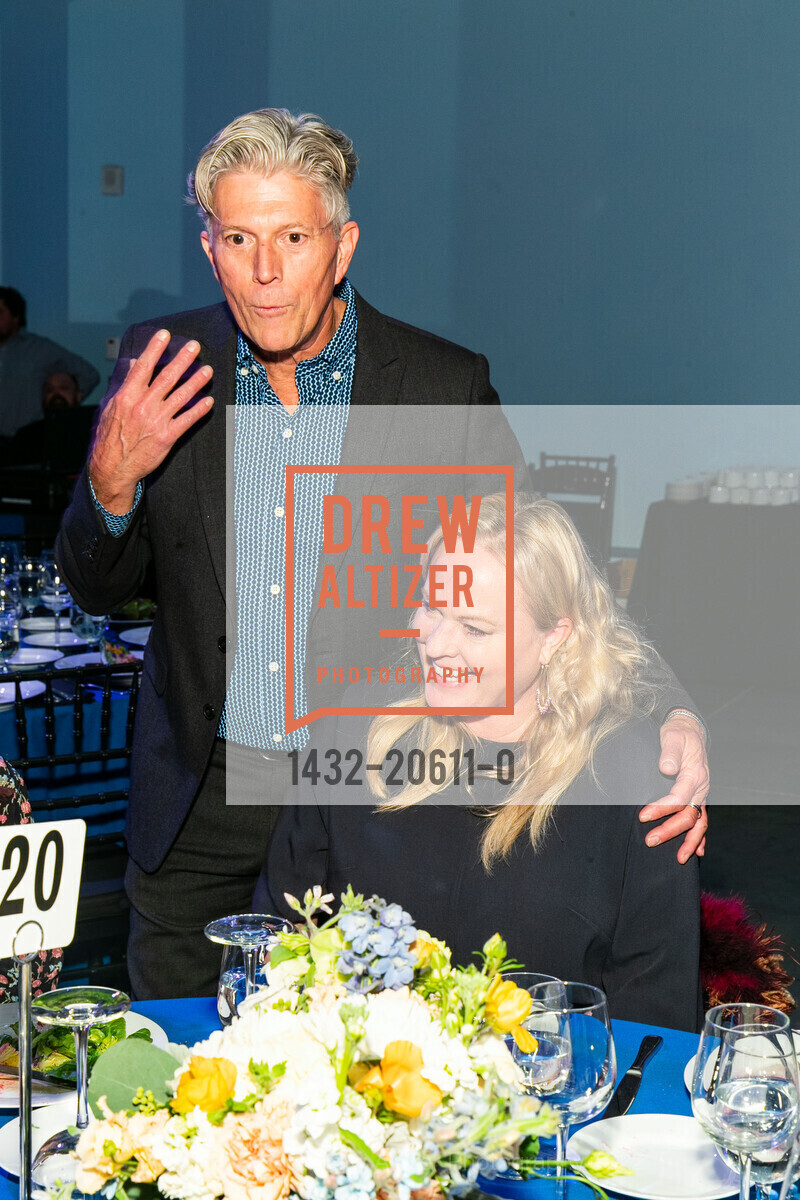 Bart Magee, Kira Matthews, Spectrum Gala and Art Auction, Pier 27. Embarcadero, March 10th, 2022, Photo #1432-20611-0 Bart Magee, Kira Matthews, Photo #1432-20611-0