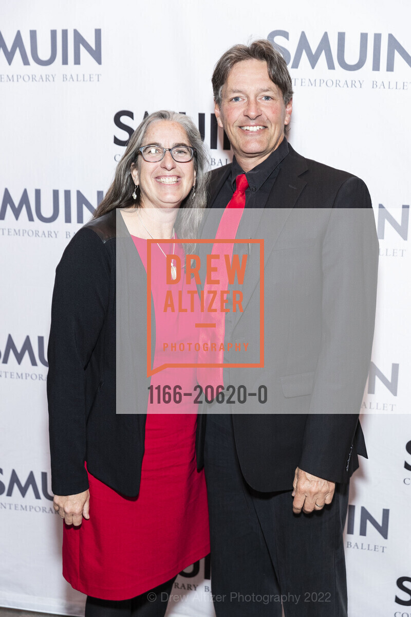 Jennifer Gineri, John Fly, Smuin Ballet's Annual Gala, The Galleria. 101 Henry Adams St, March 20th, 2022, Photo #1166-20620-0 Jennifer Gineri, John Fly, Photo #1166-20620-0