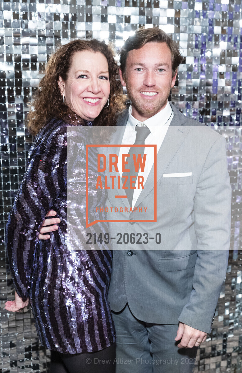 Carrie Davis, Nick Larson, Dress for Success San Francisco's Casino Royale Gala, Palace Hotel. 2 New Montgomery St, March 18th, 2022, Photo #2149-20623-0 Carrie Davis, Nick Larson, Photo #2149-20623-0