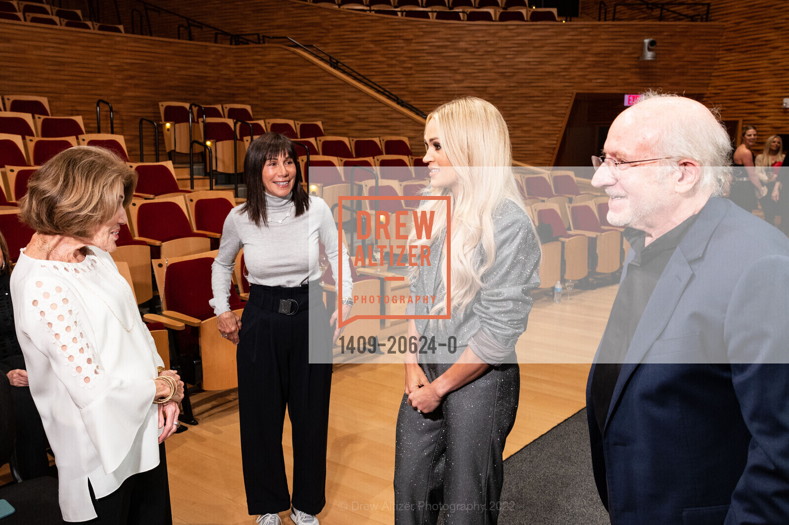 Fran Codispoti, Lisa Schatz, Carrie Underwood, Jonathan Berek, Photo #1409-20624-0