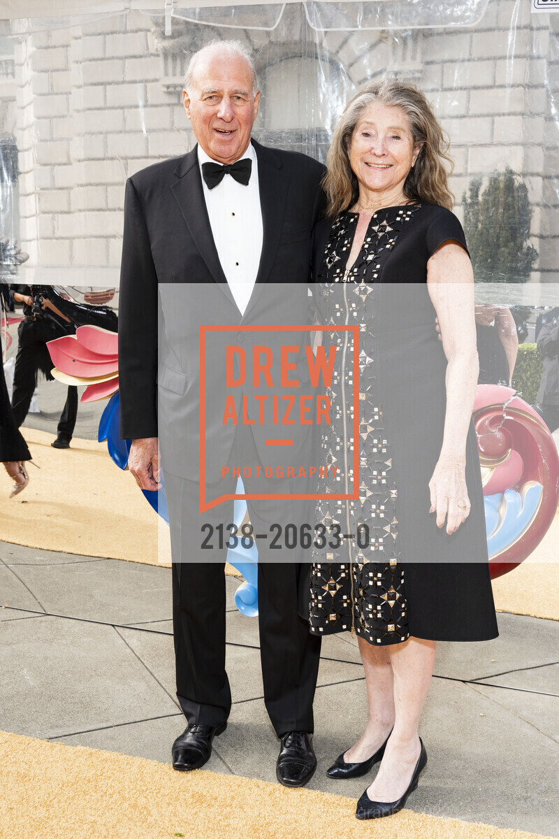John Osterweis, Barbara Osterweis, San Francisco Ballet 2022 Season Gala, War Memorial Opera House. 301 Van Ness Ave, March 24th, 2022, Photo #2138-20633-0 John Osterweis, Barbara Osterweis, Photo #2138-20633-0