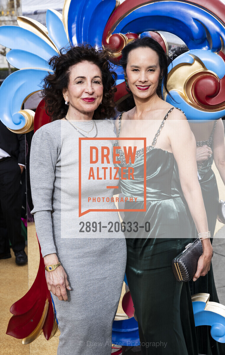 Marissa Alma McGinnis, Sharon Shaw, San Francisco Ballet 2022 Season Gala, War Memorial Opera House. 301 Van Ness Ave, Photo #2891-20633-0 Marissa Alma McGinnis, Sharon Shaw, Photo #2891-20633-0