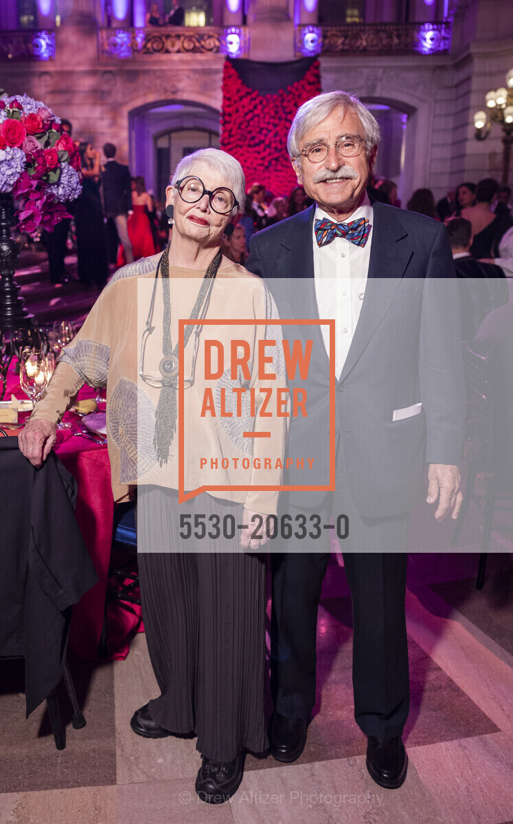 Susan Briggs, Ron Briggs, San Francisco Ballet 2022 Season Gala, War Memorial Opera House. 301 Van Ness Ave, Photo #5530-20633-0 Susan Briggs, Ron Briggs, Photo #5530-20633-0