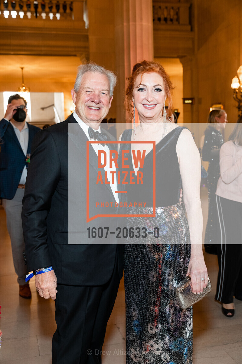 Fred Roberts, Patricia Roberts, San Francisco Ballet 2022 Season Gala, War Memorial Opera House. 301 Van Ness Ave, Photo #1607-20633-0 Fred Roberts, Patricia Roberts, Photo #1607-20633-0