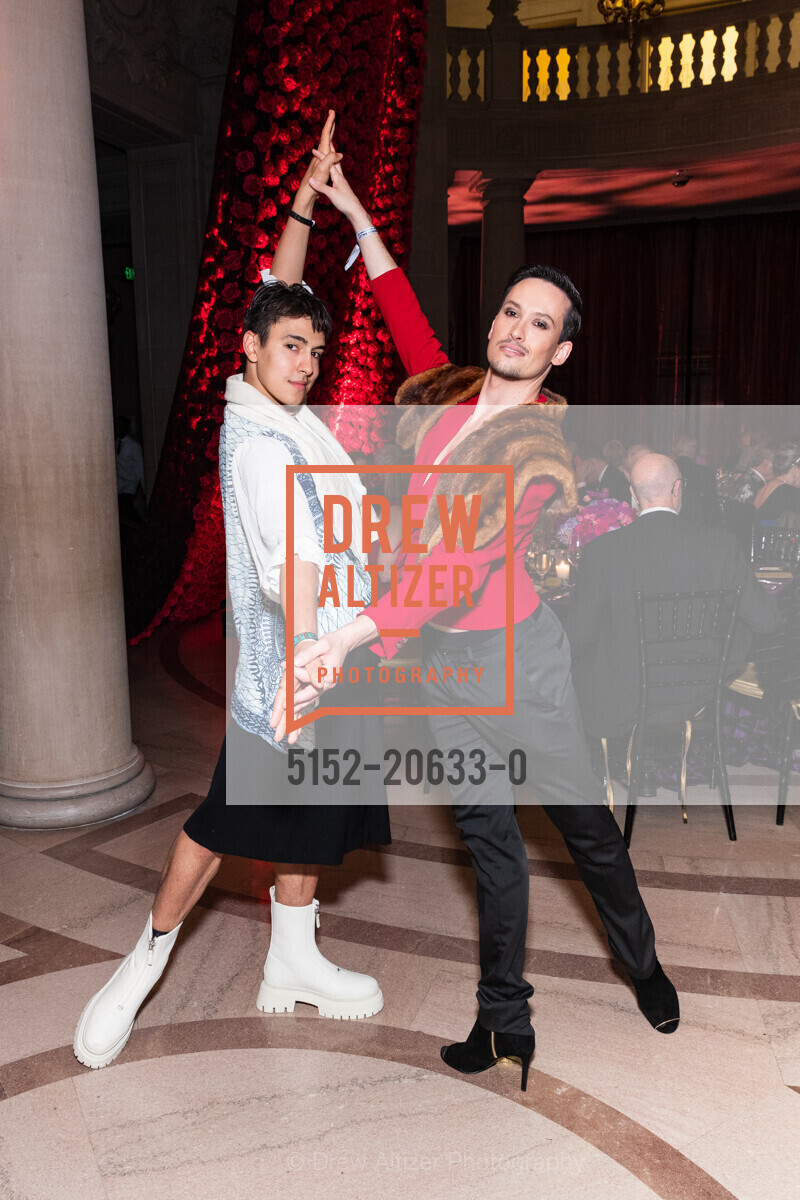 Jacob Seltzer, Lonnie Weeks, San Francisco Ballet 2022 Season Gala, War Memorial Opera House. 301 Van Ness Ave, Photo #5152-20633-0 Jacob Seltzer, Lonnie Weeks, Photo #5152-20633-0