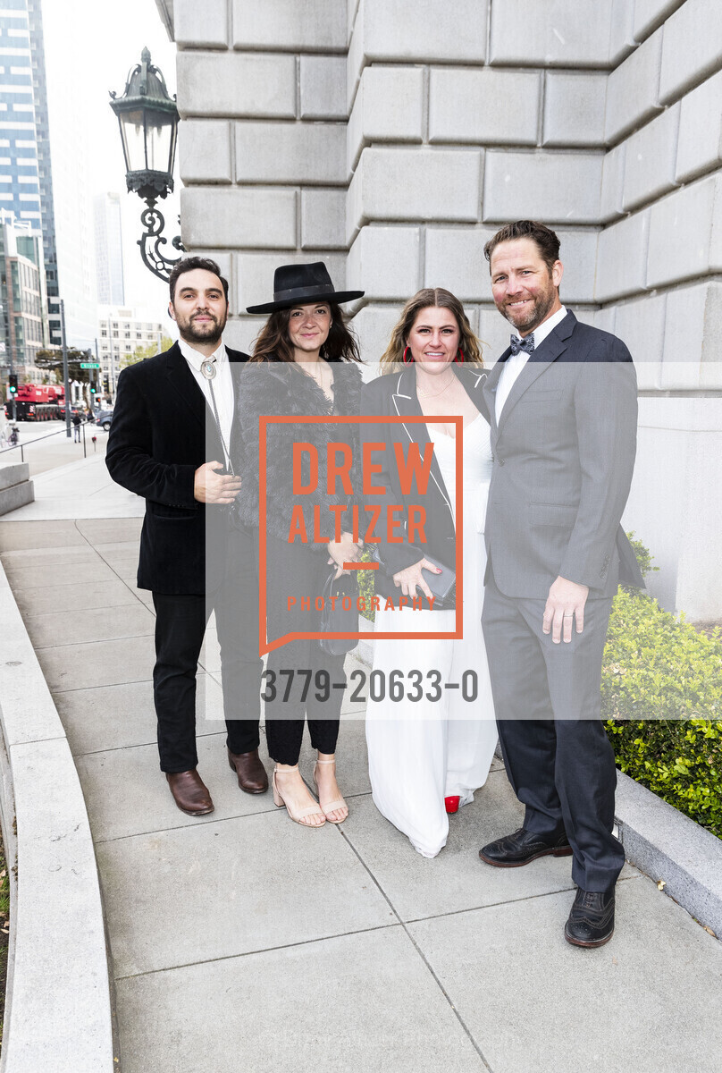 Daniel Castro, Zoey Castro, Tiffany Urkov, Owen Urkov, San Francisco Ballet 2022 Season Gala, War Memorial Opera House. 301 Van Ness Ave, Photo #3779-20633-0 Daniel Castro, Zoey Castro, Tiffany Urkov, Owen Urkov, Photo #3779-20633-0