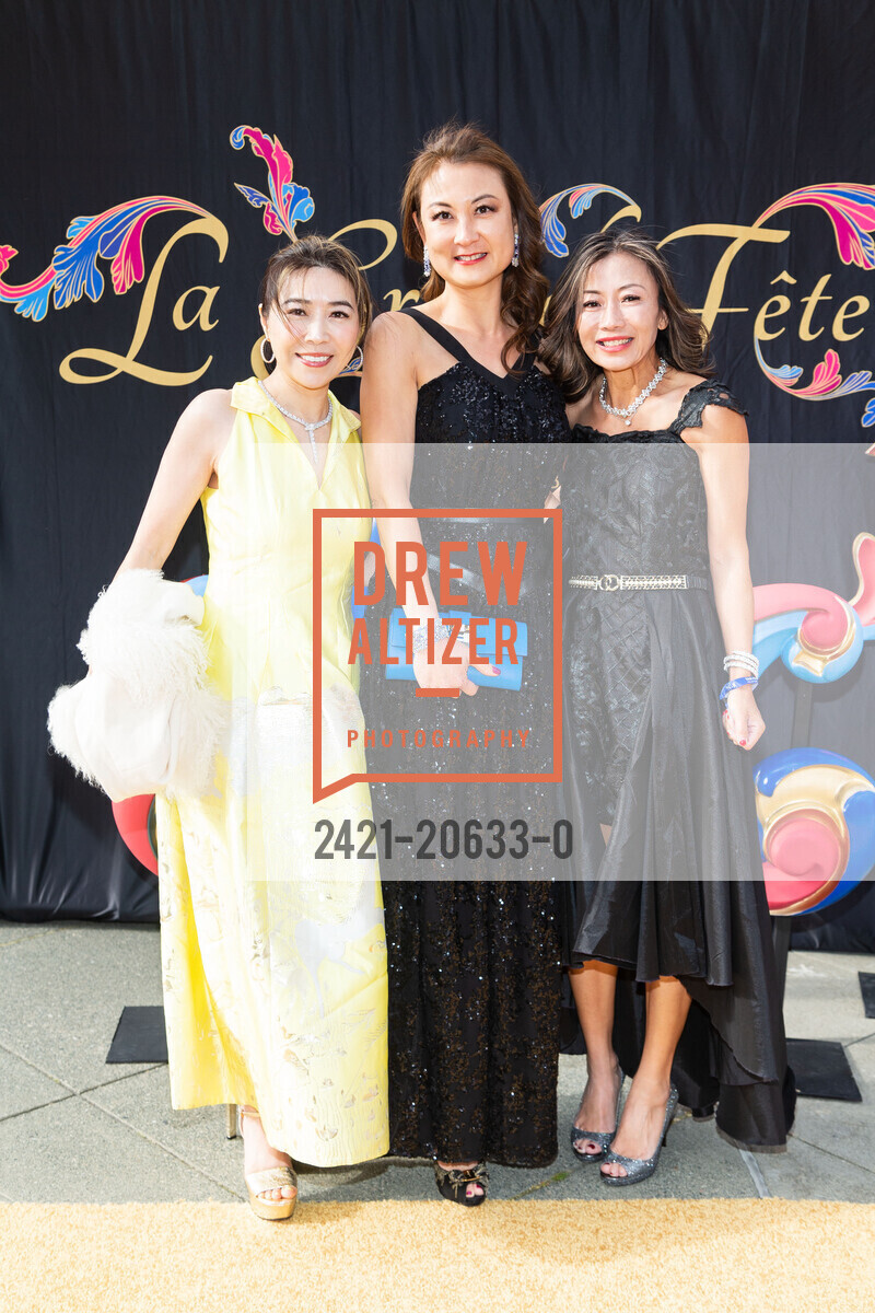 Samantha Chu, Isabel Rhee, Noleen Chen, San Francisco Ballet 2022 Season Gala, War Memorial Opera House. 301 Van Ness Ave, Photo #2421-20633-0 Samantha Chu, Isabel Rhee, Noleen Chen, Photo #2421-20633-0