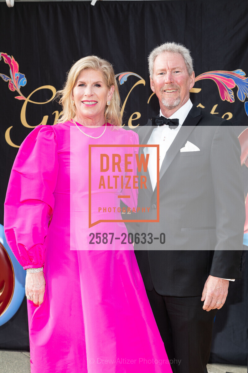 Jennifer Brandenburg, Bil Brandenburg, San Francisco Ballet 2022 Season Gala, War Memorial Opera House. 301 Van Ness Ave, Photo #2587-20633-0 Jennifer Brandenburg, Bil Brandenburg, Photo #2587-20633-0