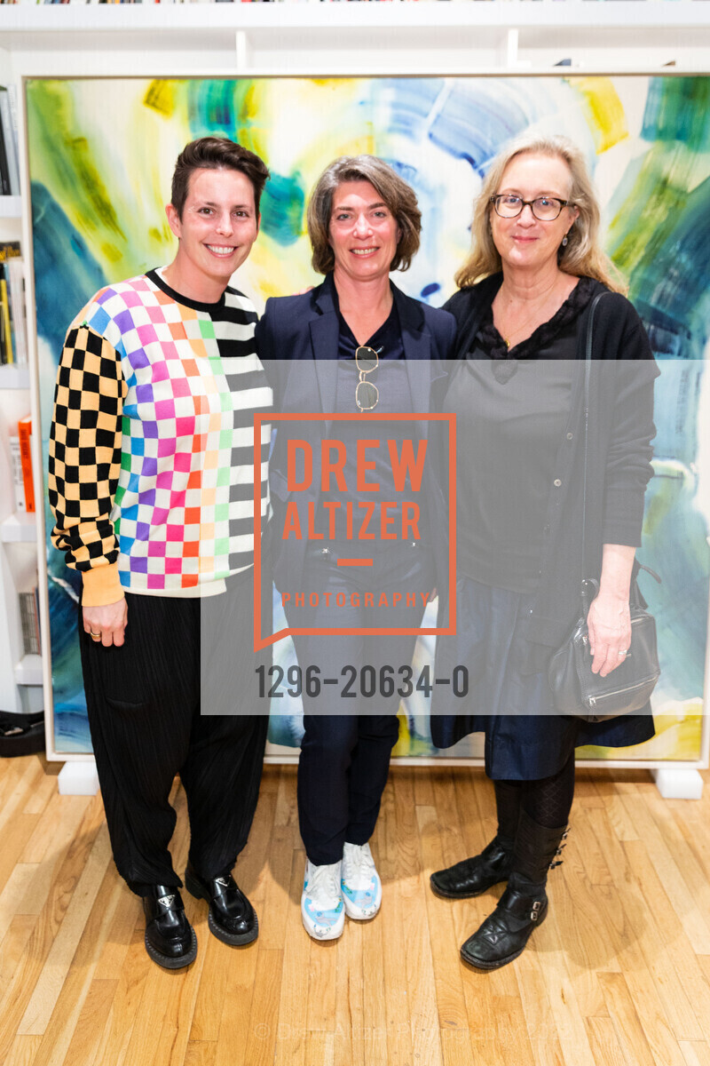 Jessica Silverman, Claudia Schmuckli, Janet Bishop, Sarah Blaustein - Sum of Sensations, Private Location, March 23rd, 2022, Photo #1296-20634-0 Jessica Silverman, Claudia Schmuckli, Janet Bishop, Photo #1296-20634-0