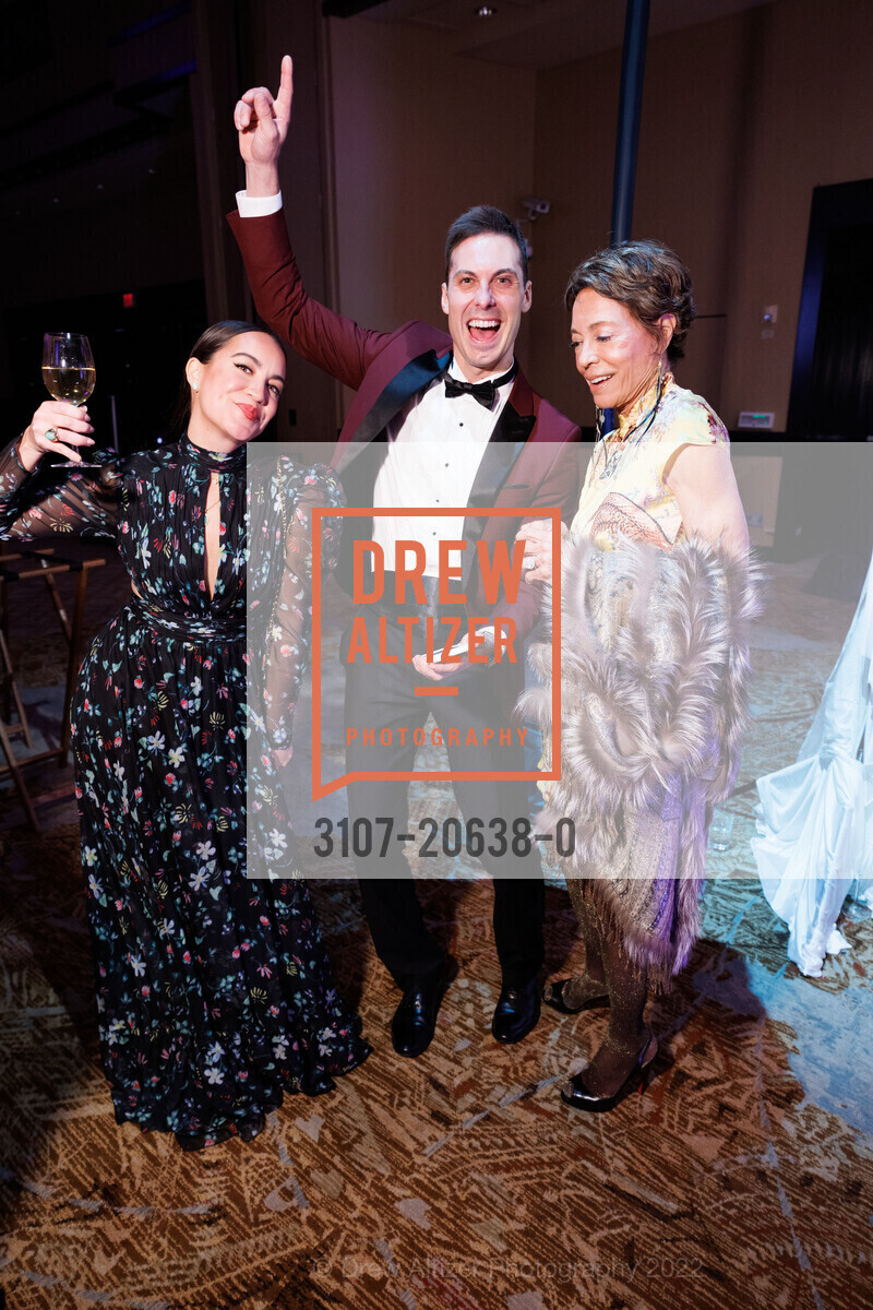 Malia Zannoni, Andrea Zannoni, Susan Fried, Hawaii Opera Theatre Opera Ball, Sheraton Waikiki. 2255 Kalakaua Ave, March 26th, 2022, Photo #3107-20638-0 Malia Zannoni, Andrea Zannoni, Susan Fried, Photo #3107-20638-0
