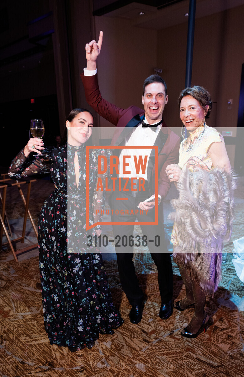 Malia Zannoni, Andrea Zannoni, Susan Fried, Hawaii Opera Theatre Opera Ball, Sheraton Waikiki. 2255 Kalakaua Ave, March 26th, 2022, Photo #3110-20638-0 Malia Zannoni, Andrea Zannoni, Susan Fried, Photo #3110-20638-0