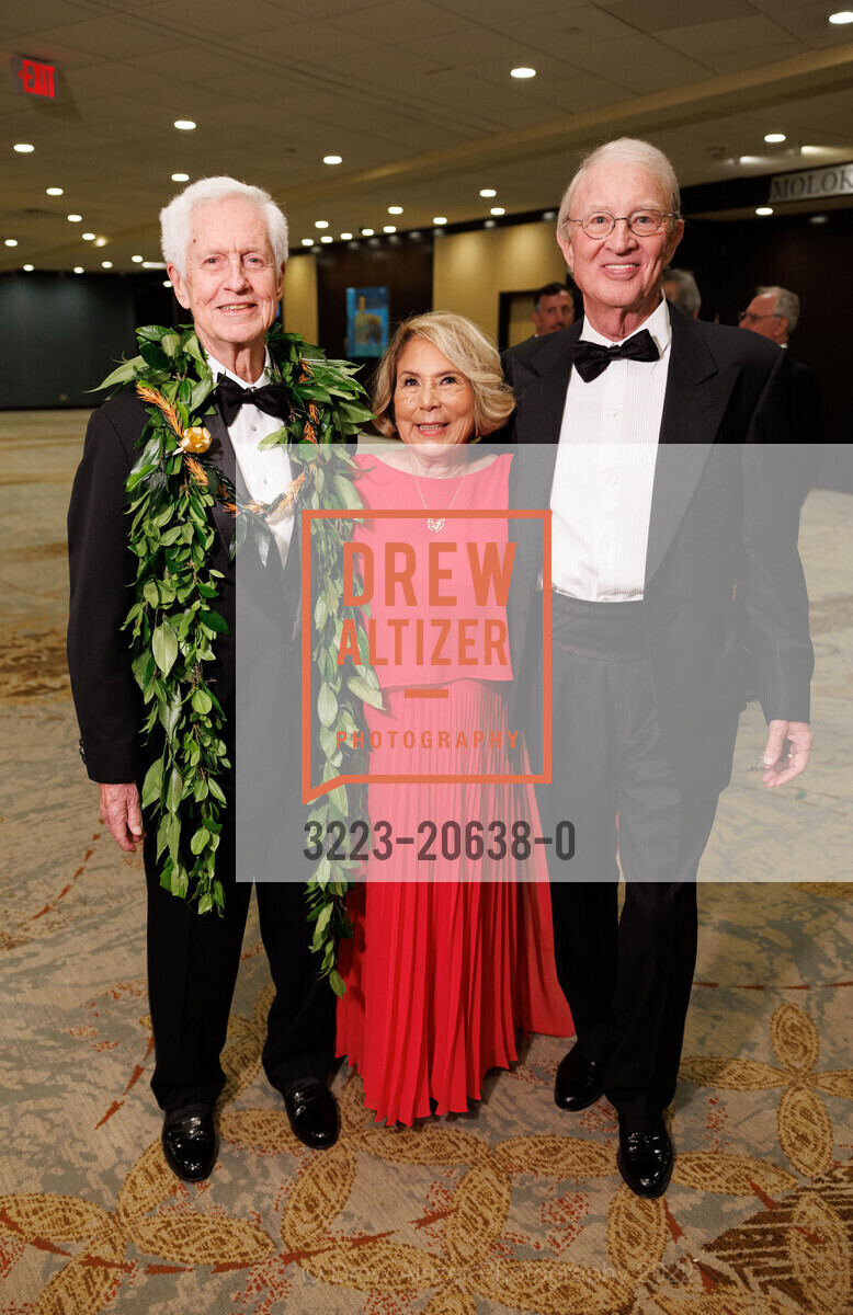 Jim McCoy, Lynn Lally, Jim Lally, Hawaii Opera Theatre Opera Ball, Sheraton Waikiki. 2255 Kalakaua Ave, March 26th, 2022, Photo #3223-20638-0 Jim McCoy, Lynn Lally, Jim Lally, Photo #3223-20638-0