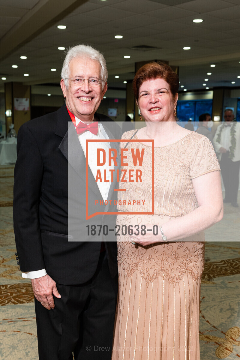 Rich Carpenter, Valerie Carpenter, Hawaii Opera Theatre Opera Ball, Sheraton Waikiki. 2255 Kalakaua Ave, March 26th, 2022, Photo #1870-20638-0 Rich Carpenter, Valerie Carpenter, Photo #1870-20638-0
