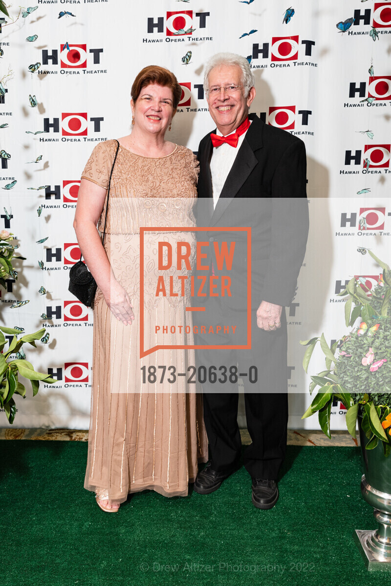 Valerie Carpenter, Rich Carpenter, Hawaii Opera Theatre Opera Ball, Sheraton Waikiki. 2255 Kalakaua Ave, March 26th, 2022, Photo #1873-20638-0 Valerie Carpenter, Rich Carpenter, Photo #1873-20638-0