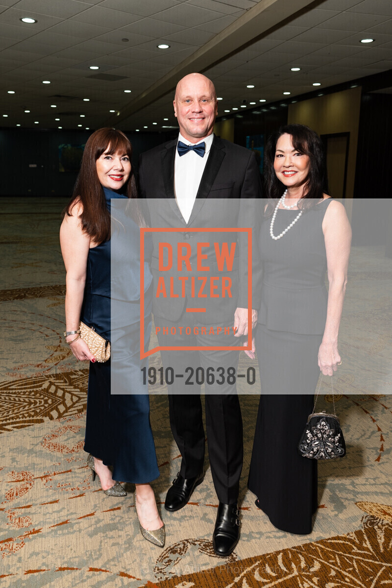 Angel Foster, Brian Foster, Kiana Gentry, Hawaii Opera Theatre Opera Ball, Sheraton Waikiki. 2255 Kalakaua Ave, March 26th, 2022, Photo #1910-20638-0 Angel Foster, Brian Foster, Kiana Gentry, Photo #1910-20638-0