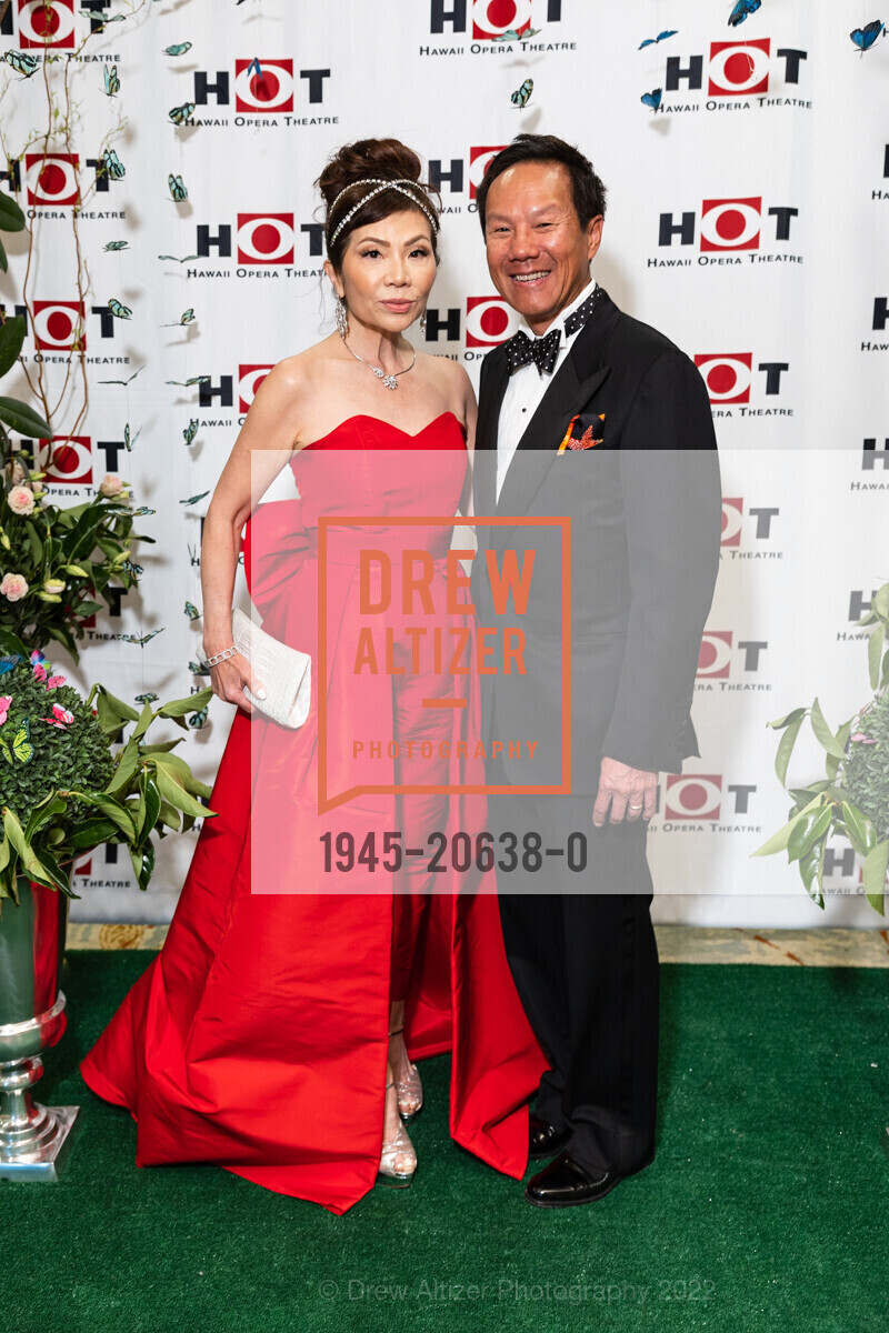 Kristen Chan, Michael Chan, Hawaii Opera Theatre Opera Ball, Sheraton Waikiki. 2255 Kalakaua Ave, March 26th, 2022, Photo #1945-20638-0 Kristen Chan, Michael Chan, Photo #1945-20638-0