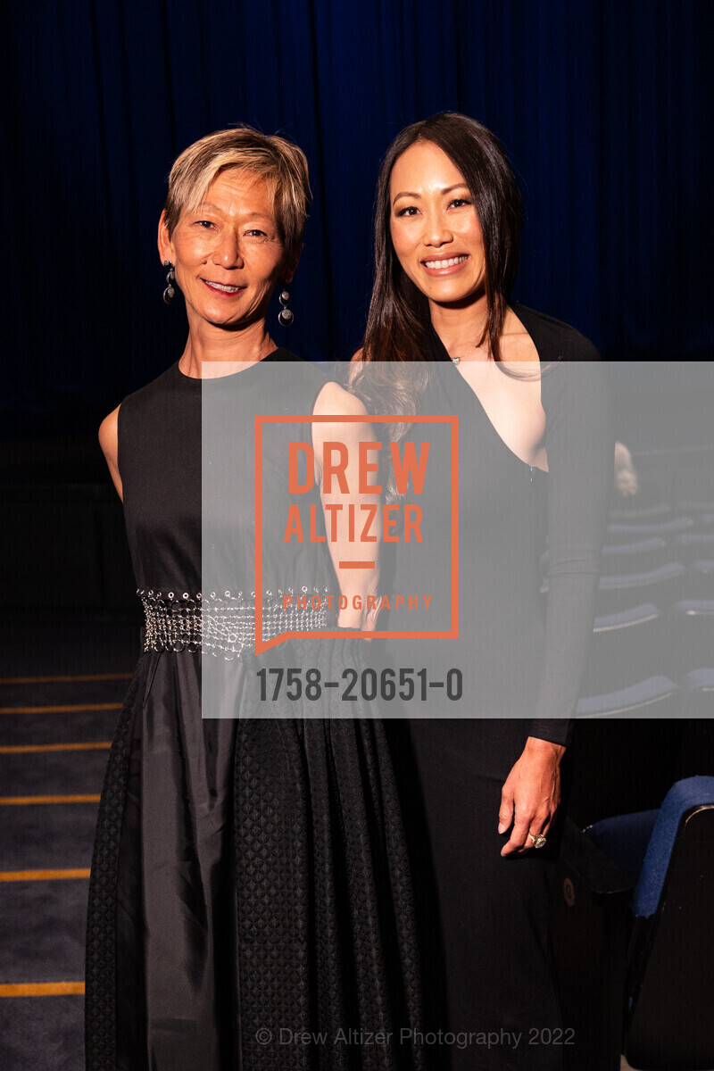 Lisa Okuhn, Jane Chen, ODC 50+ Anniversary Gala, Yerba Buena Center for the Arts. 701 Mission St, April 1st, 2022, Photo #1758-20651-0 Lisa Okuhn, Jane Chen, Photo #1758-20651-0