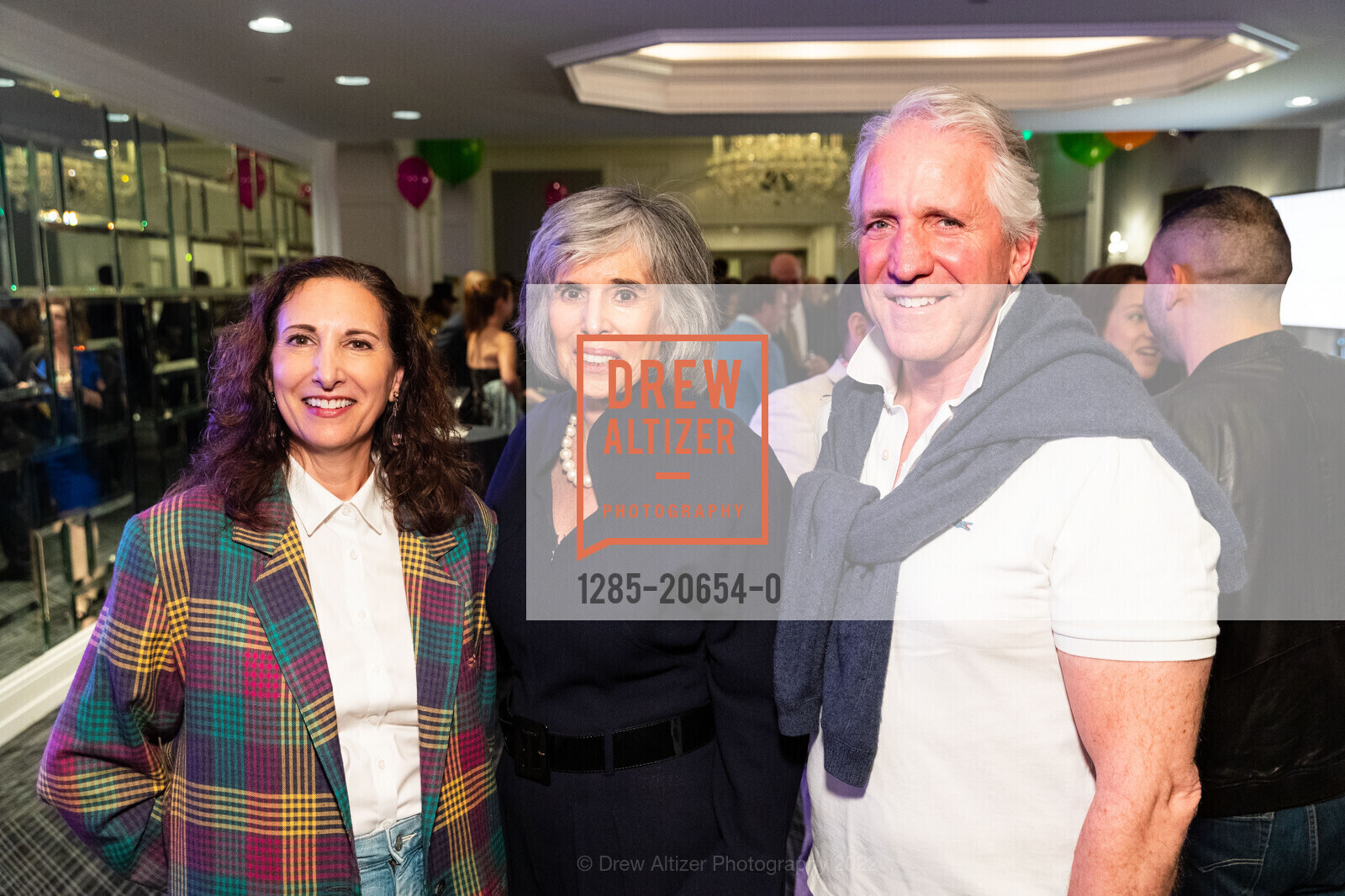 Tara Voorhis, Susan Mall, Chas Voorhis, Family House 40th Anniversary Gala, The Ritz Carlton, April 2nd, 2022, Photo #1285-20654-0 Tara Voorhis, Susan Mall, Chas Voorhis, Photo #1285-20654-0