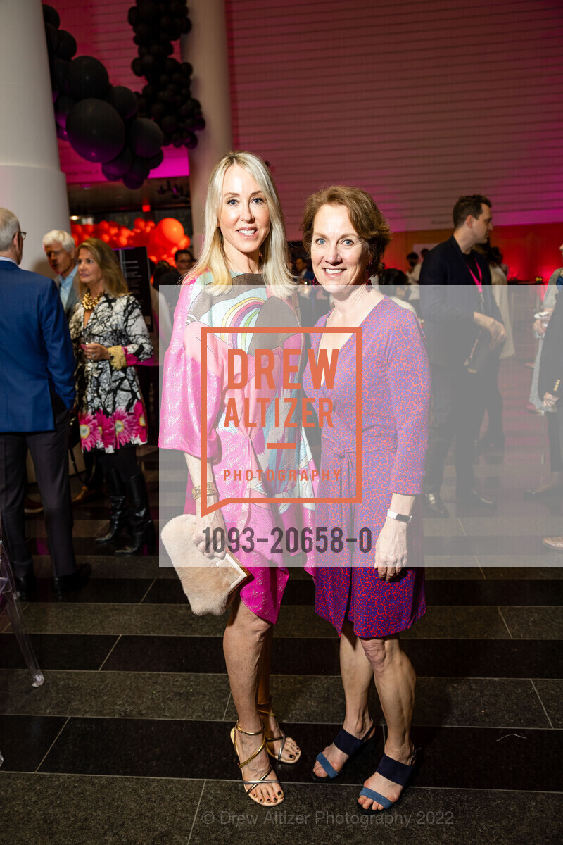 Laura Sweeney, Lee Gregory, SFMOMA Art Bash, SFMOMA. 151 3rd St, April 8th, 2022, Photo #1093-20658-0 Laura Sweeney, Lee Gregory, Photo #1093-20658-0