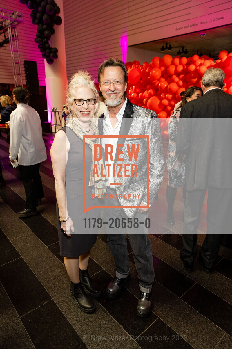 Susan Colen, Ken Fowler, SFMOMA Art Bash, SFMOMA. 151 3rd St, April 8th, 2022, Photo #1179-20658-0 Susan Colen, Ken Fowler, Photo #1179-20658-0