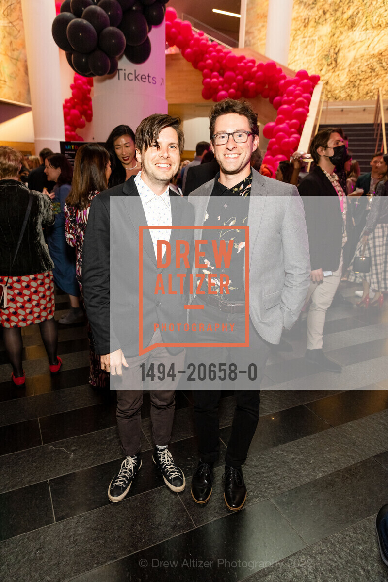 Tyler Noblin, Andrew Markham, SFMOMA Art Bash, SFMOMA. 151 3rd St, April 8th, 2022, Photo #1494-20658-0 Tyler Noblin, Andrew Markham, Photo #1494-20658-0