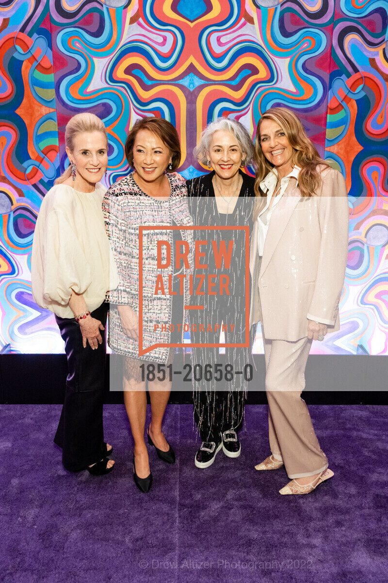 Lisa Goldman, Eliza Cash, Sako Fisher, Deborah Gordon, SFMOMA Art Bash, SFMOMA. 151 3rd St, April 8th, 2022, Photo #1851-20658-0 Lisa Goldman, Eliza Cash, Sako Fisher, Deborah Gordon, Photo #1851-20658-0