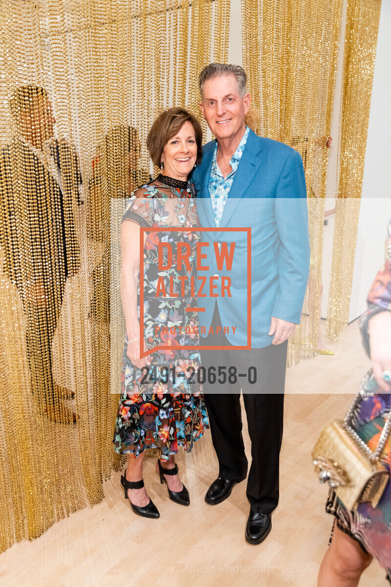 Terry Garnick, Gavin Garnick, SFMOMA Art Bash, SFMOMA. 151 3rd St, April 8th, 2022, Photo #2491-20658-0 Terry Garnick, Gavin Garnick, Photo #2491-20658-0