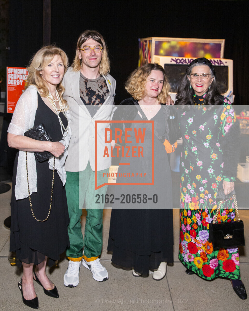 Sue Marshall, Justin Marshall, Stella Lockman, Diane Amato, SFMOMA Art Bash, SFMOMA. 151 3rd St, April 8th, 2022, Photo #2162-20658-0 Sue Marshall, Justin Marshall, Stella Lockman, Diane Amato, Photo #2162-20658-0
