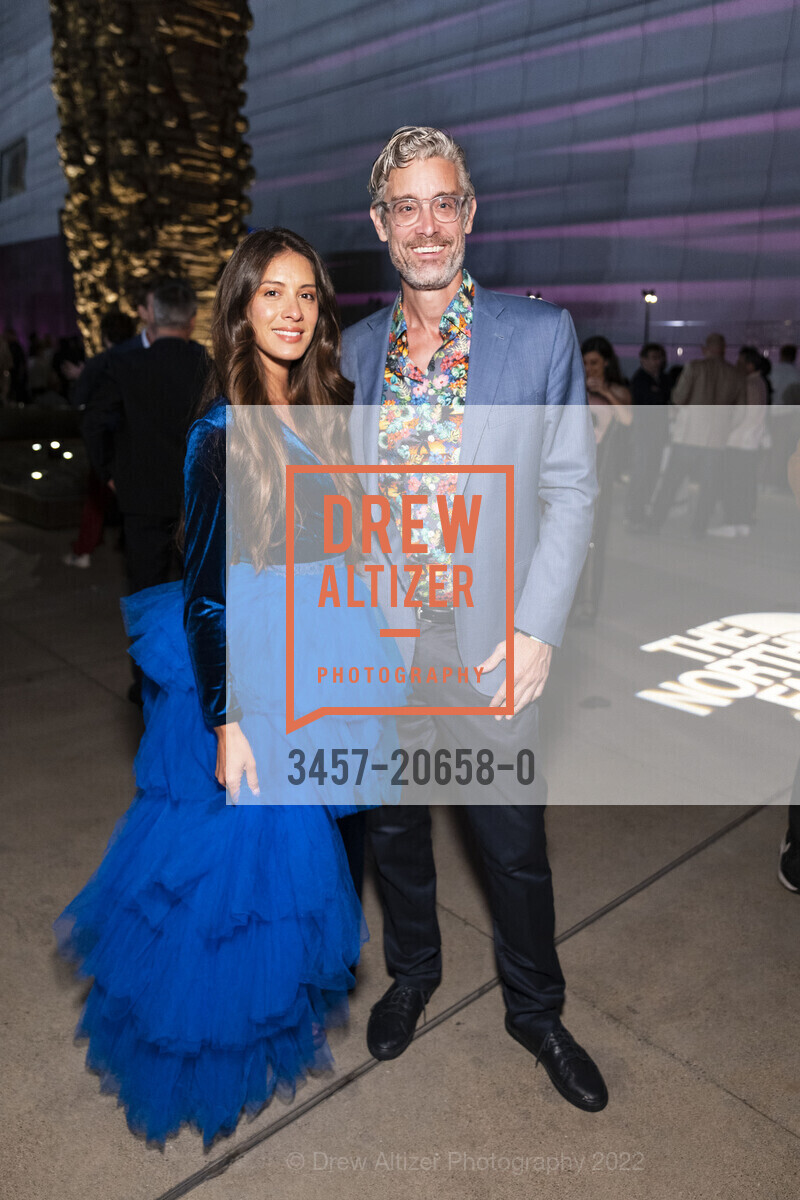 Jen Yaeger, Chris Flink, SFMOMA Art Bash, SFMOMA. 151 3rd St, April 8th, 2022, Photo #3457-20658-0 Jen Yaeger, Chris Flink, Photo #3457-20658-0
