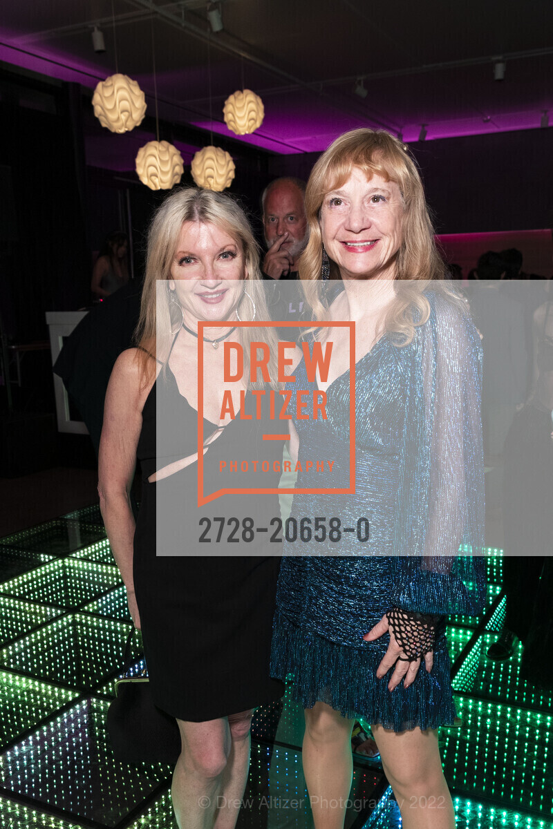 Linda Karen, Diane Connolly, SFMOMA Art Bash, SFMOMA. 151 3rd St, April 8th, 2022, Photo #2728-20658-0 Linda Karen, Diane Connolly, Photo #2728-20658-0