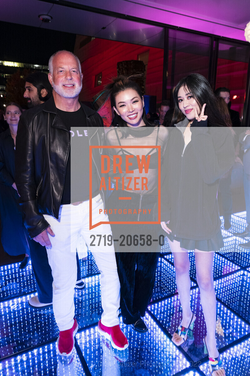 Matt Lituchy, Daisy Wu, SFMOMA Art Bash, SFMOMA. 151 3rd St, April 8th, 2022, Photo #2719-20658-0 Matt Lituchy, Daisy Wu, Photo #2719-20658-0
