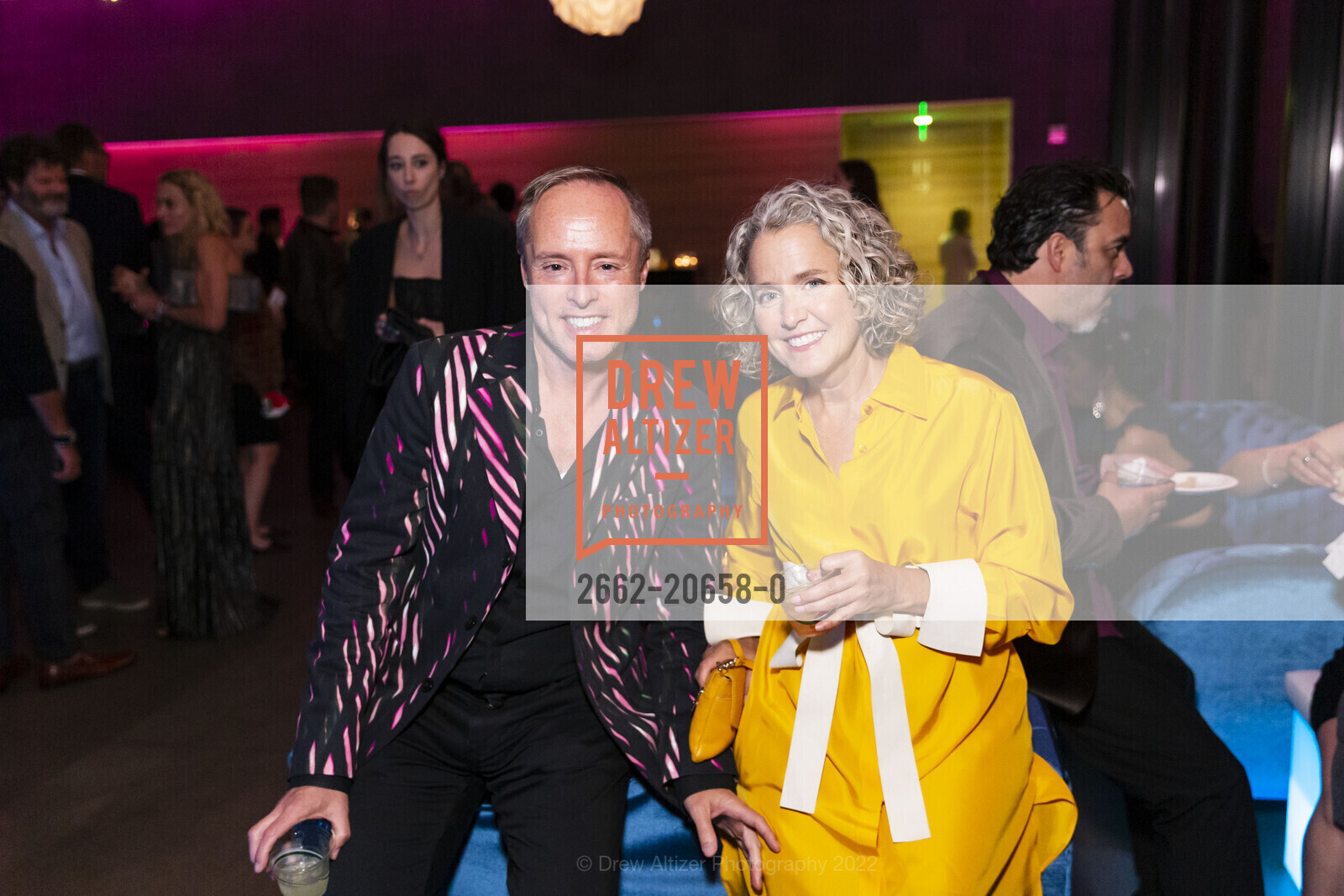 Jason Johnson, Susan Johnson, SFMOMA Art Bash, SFMOMA. 151 3rd St, April 8th, 2022, Photo #2662-20658-0 Jason Johnson, Susan Johnson, Photo #2662-20658-0